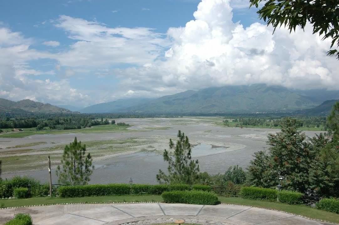 Rock City Resort Mingora Exterior photo
